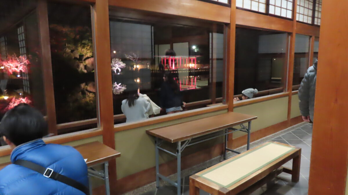 休憩舎のイートインスペース