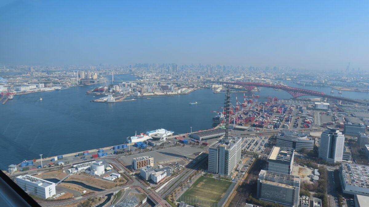 展望台から見た港大橋と海遊館