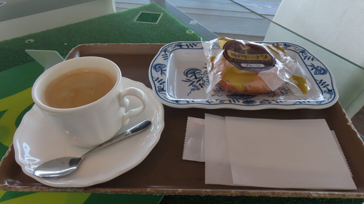 神戸ドーナツとホットコーヒー